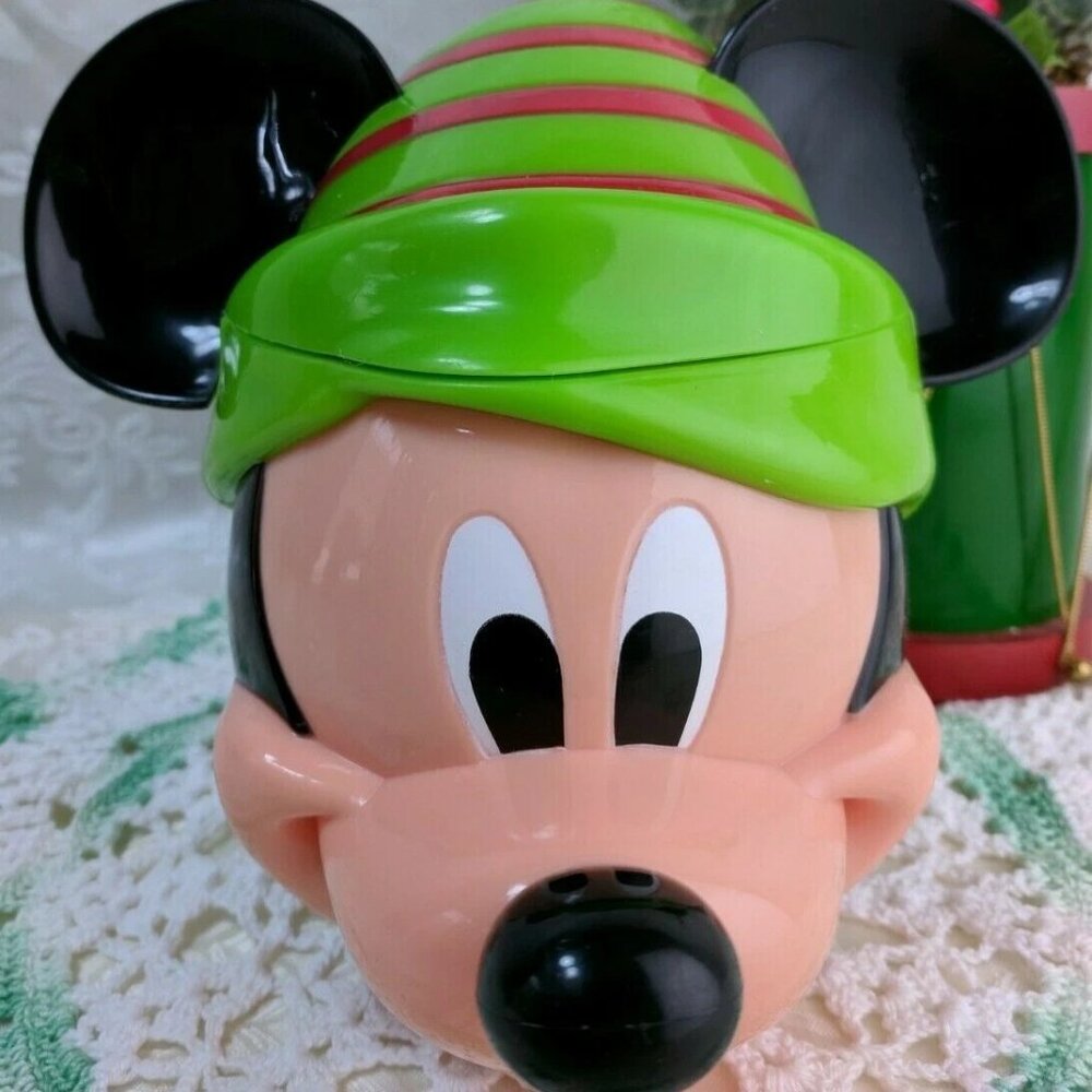 Disney Parks EXCLUSIVE Disneyland Mickey Mouse Christmas Holiday Cup Mug Lid